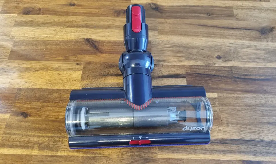 brosse-propre-apres-nettoyage-dyson-v15