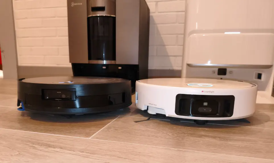 que-choisir-ecovacs-ou-mova