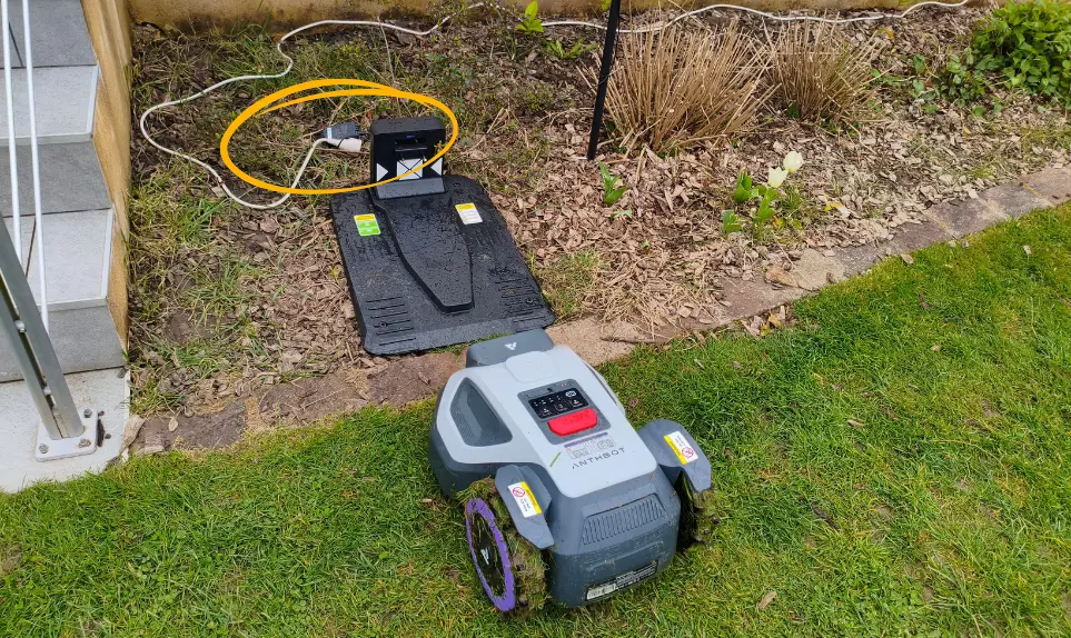 chargement-cable-bloc-etanche-robot-tondeue
