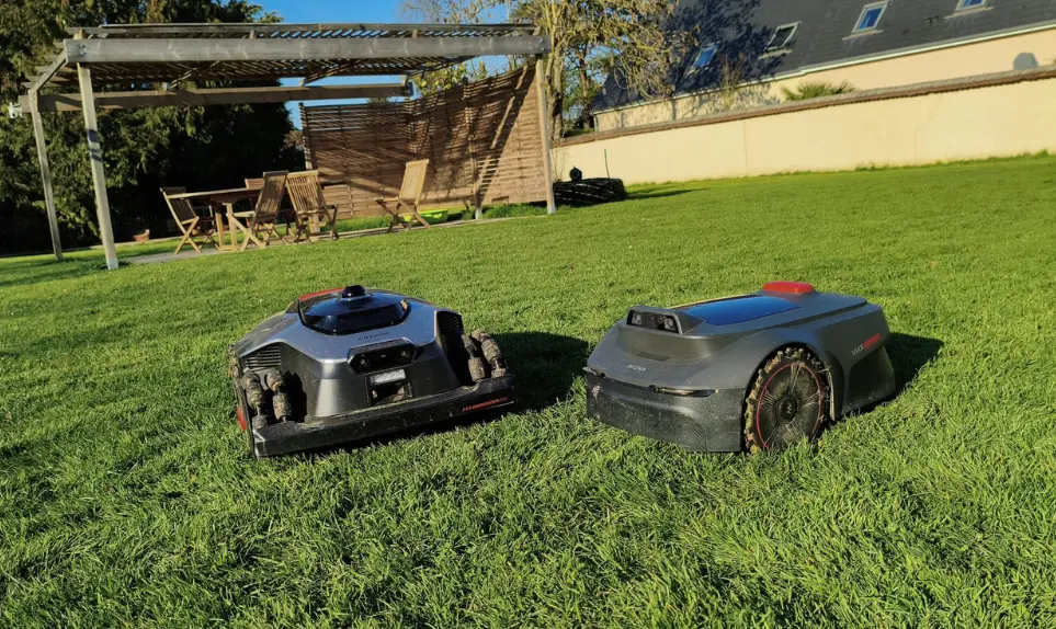 robot-tondeuse-dreame-a3-vs-mova-viax