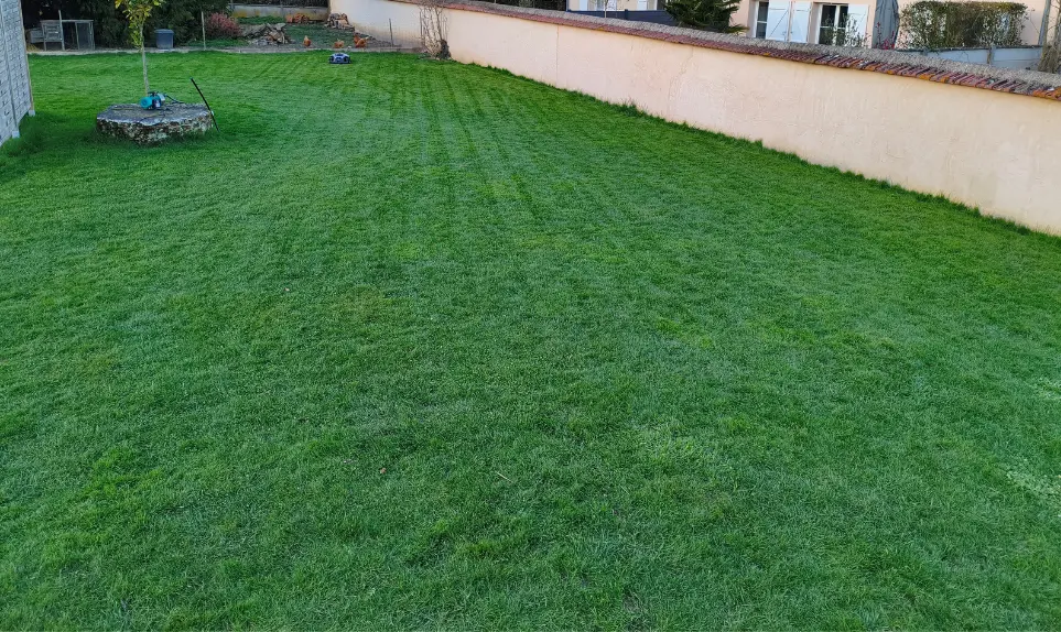 tonte-en-u-awd-pro-a3-robot-tondeuse