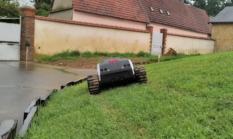 avantage-robot-tondeuse-chenille