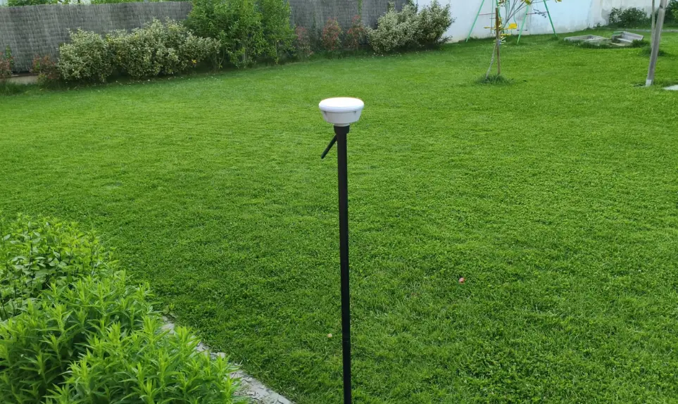 robot-tondeuse-lymow-balise-rtk