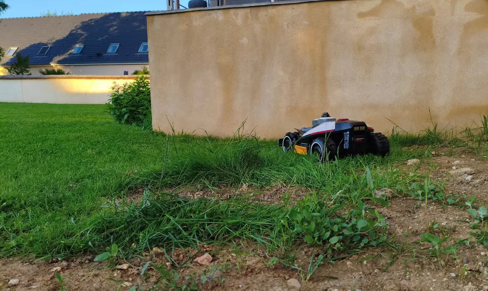 avantage-lidar-mammotion-vs-rtk