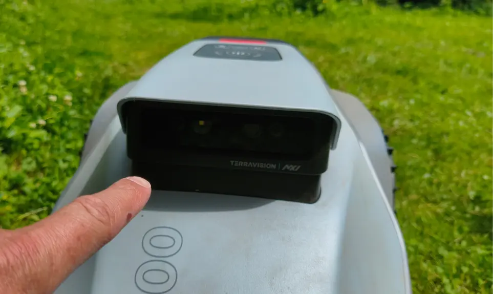 robot-tondeuse-vision-terramow-1000.webp