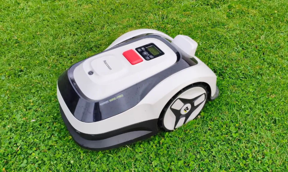 design-racoon-2-se-robot-tondeuse