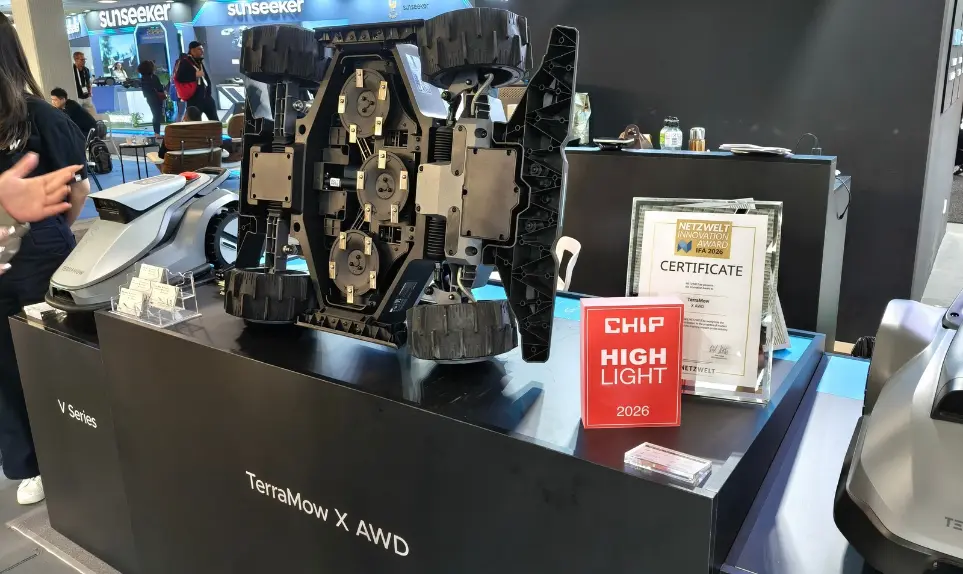 robot-tondeuse-terramow-x-awd-vue-dessous